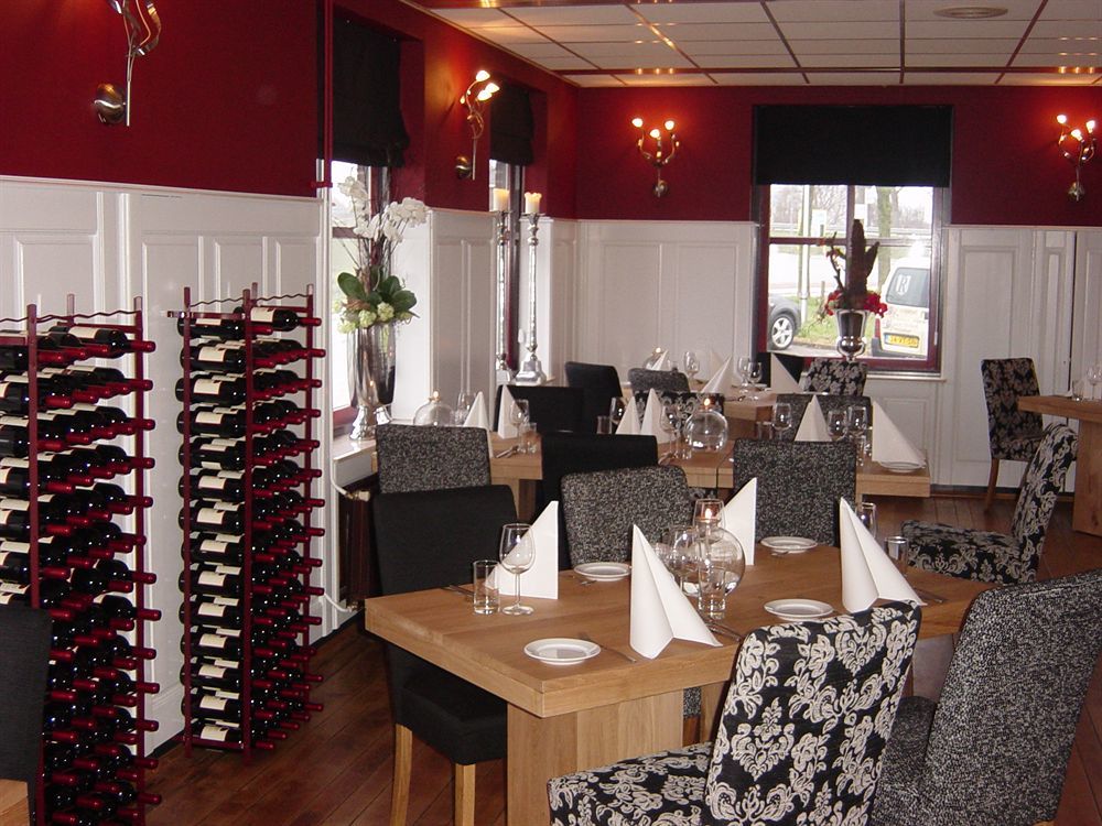 Hotel Restaurant De Buizerd Langedijk Bagian luar foto