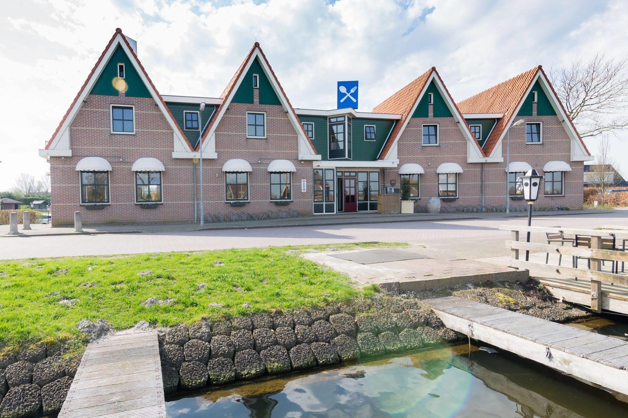 Hotel Restaurant De Buizerd Langedijk Bagian luar foto